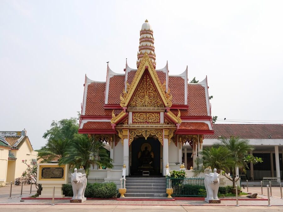 ศาลเจ้าปู่-ญ่าครูเย็น