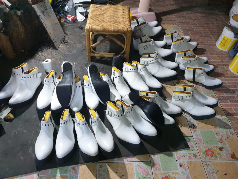 รองเท้าหนังแฮนด์เมด