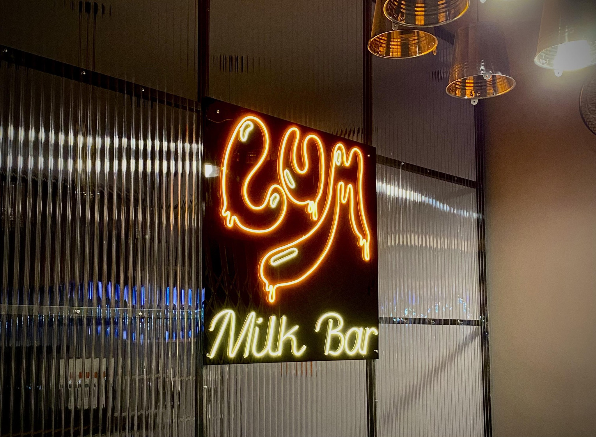 ล้ำมิลค์บาร์  Lum Milk Bar