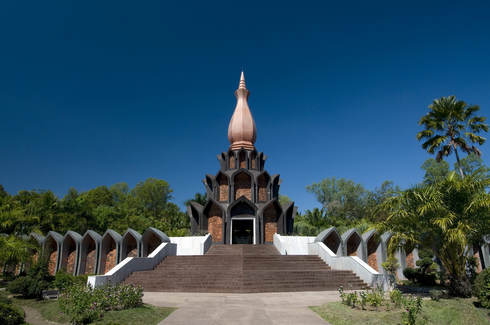 พิพิธภัณฑ์อาจารย์ฝั้น อาจาโร