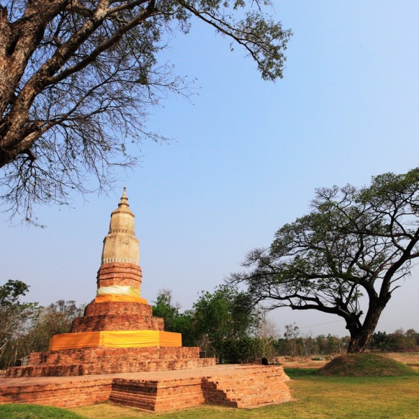 เมืองฟ้าแดดสงยาง