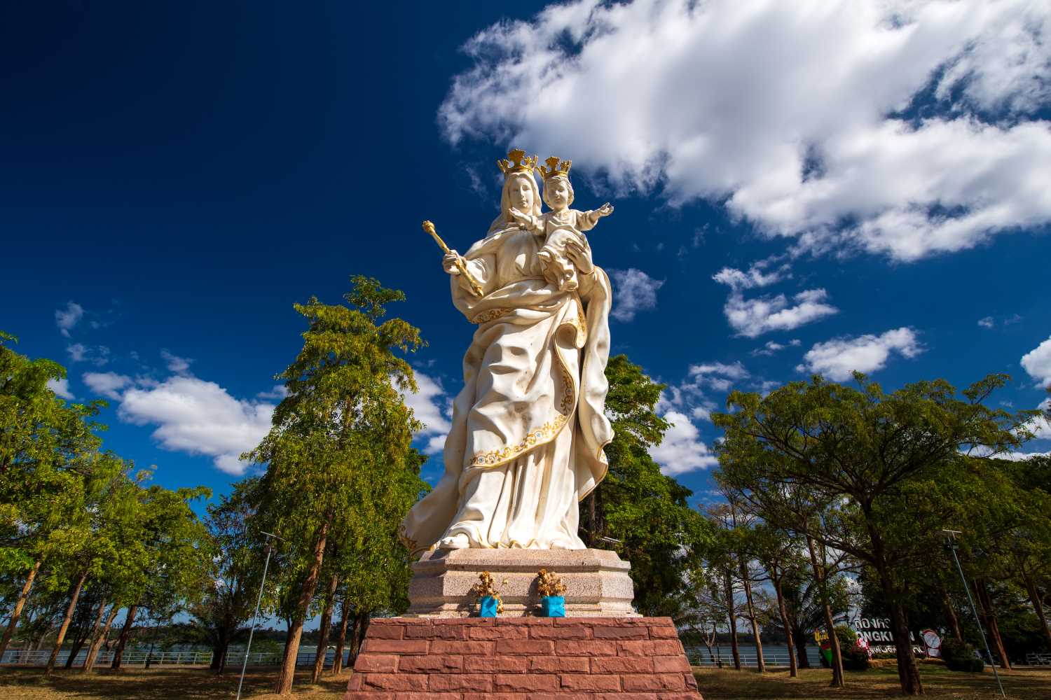 โบสถ์คริสต์วัดสองคอน