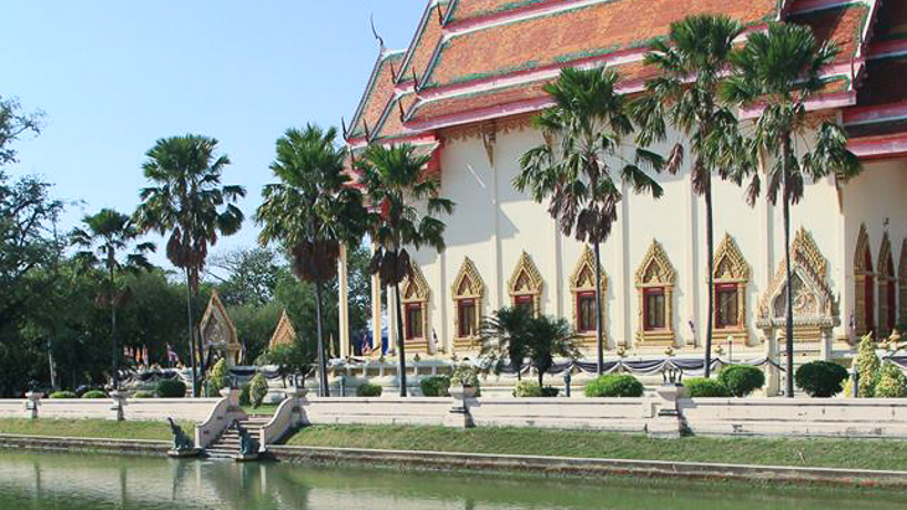 วัดกลางพระอารามหลวง