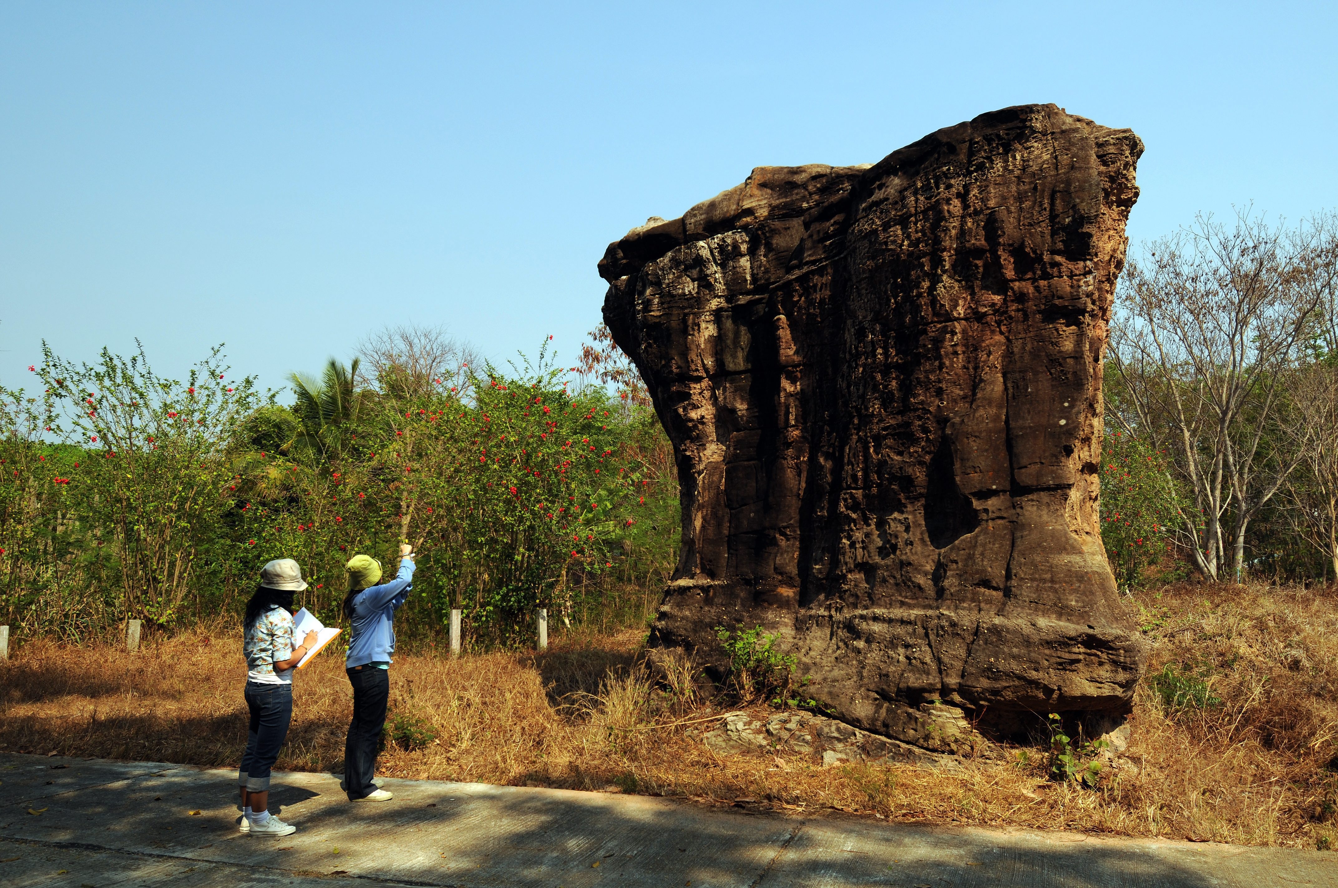 แหล่งหินตัด