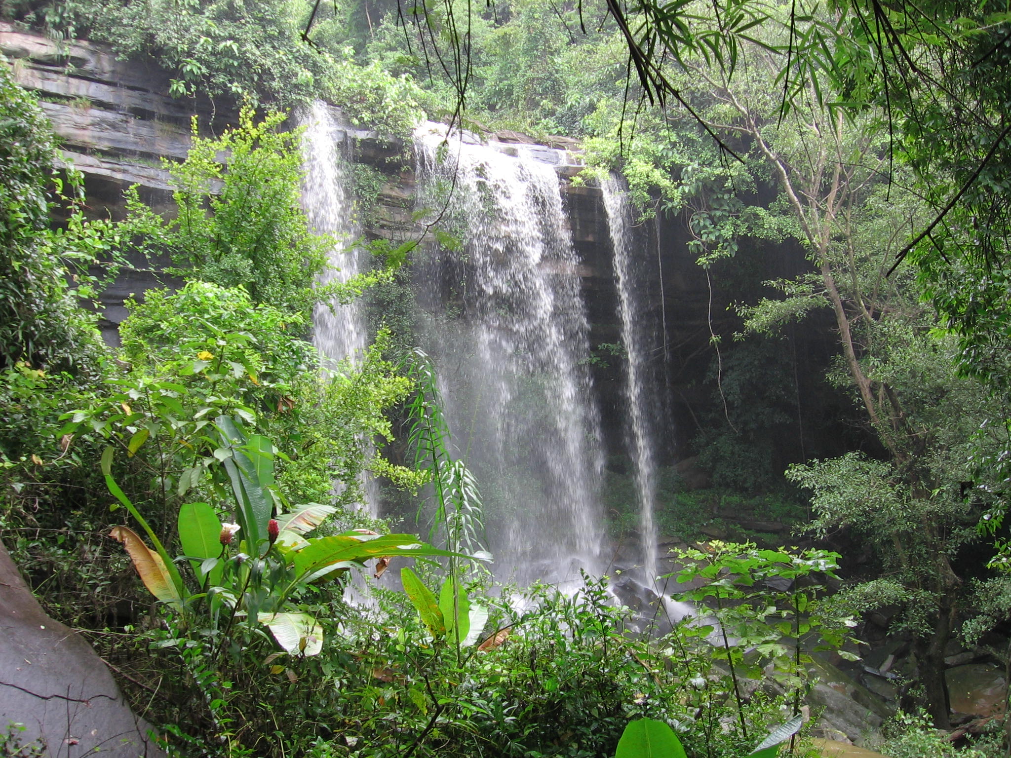 น้ำตกห้วยใหญ่