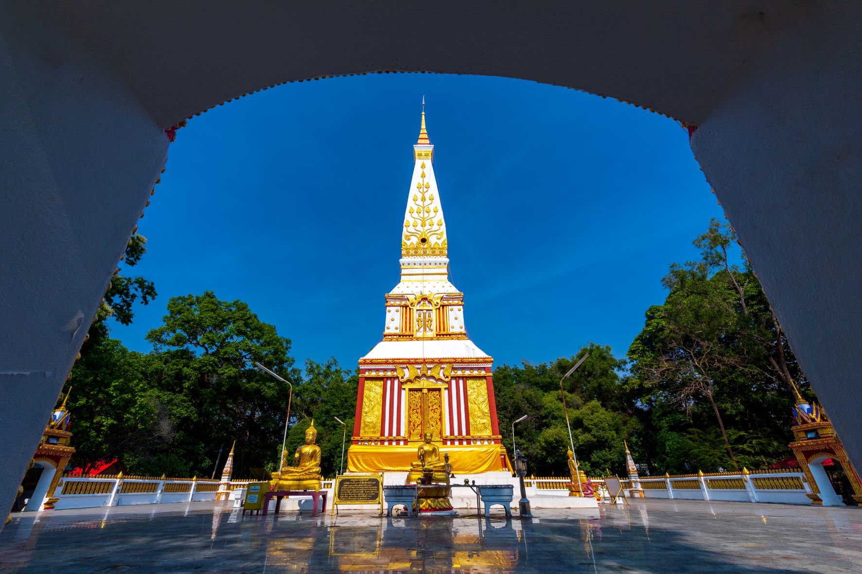 พระธาตุนาป่าแซง