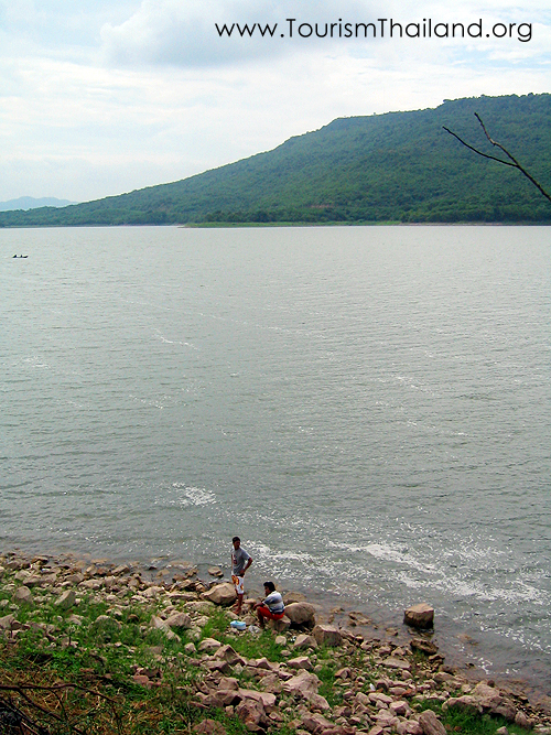 เขื่อนลำตะคอง