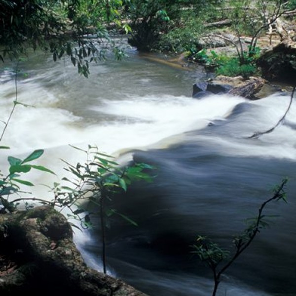 น้ำตกกองแก้ว