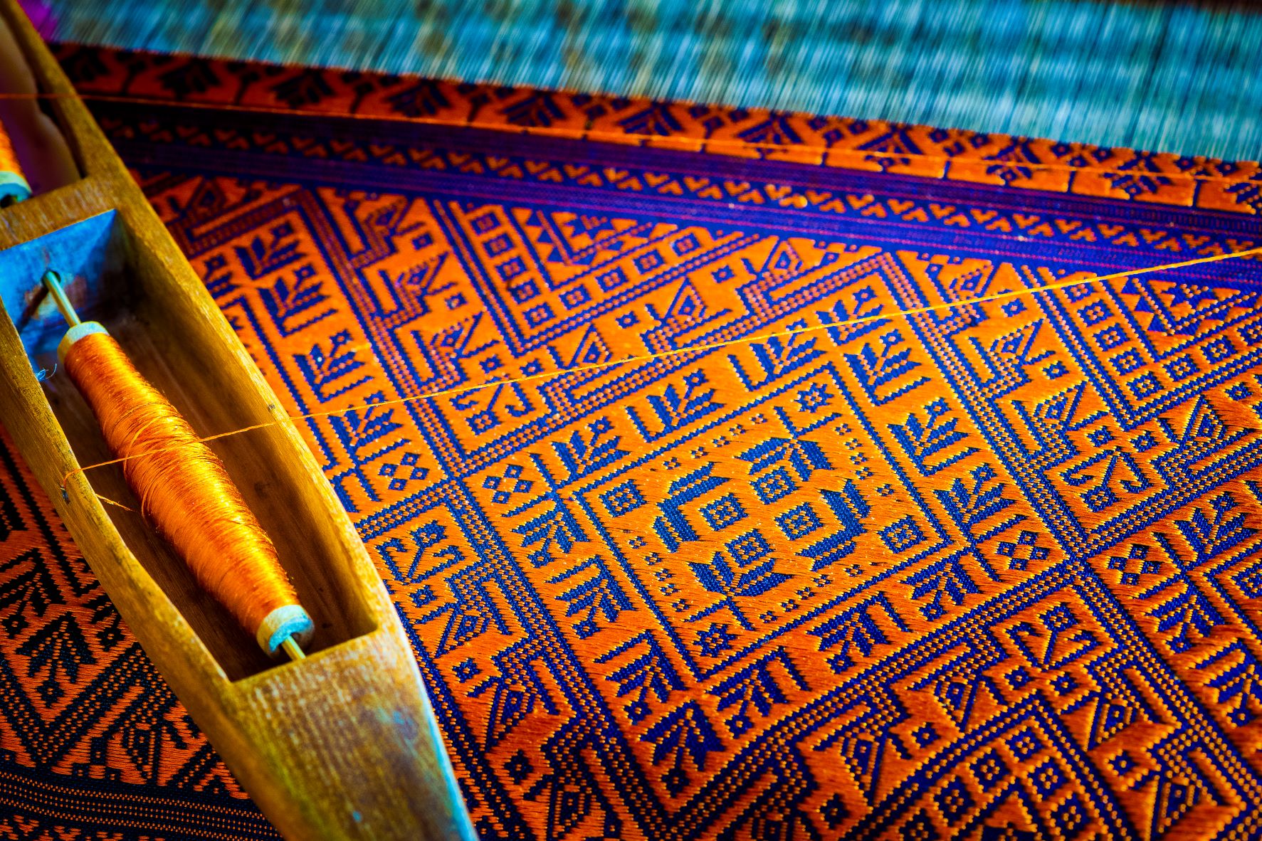 หมู่บ้านทอผ้าไหมแพรวา บ้านโพน