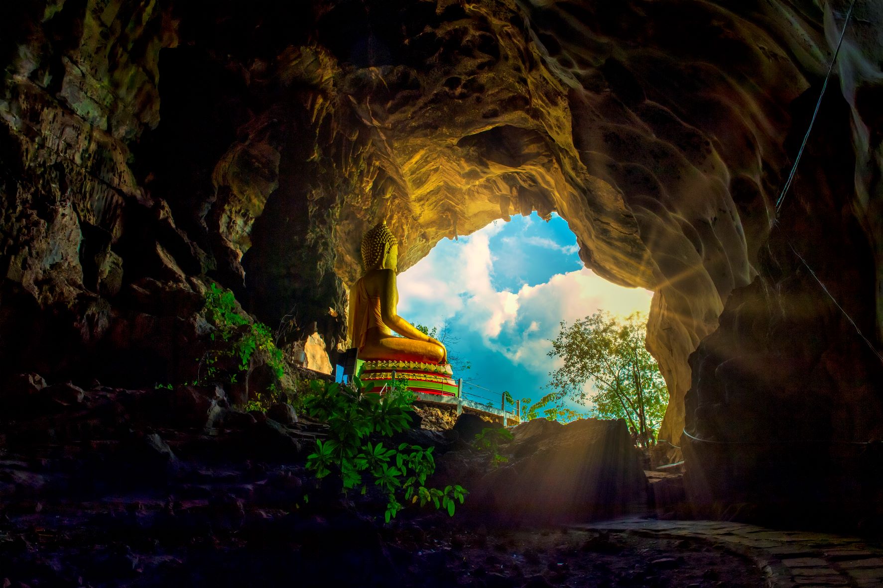 วัดถ้ำเอราวัณ