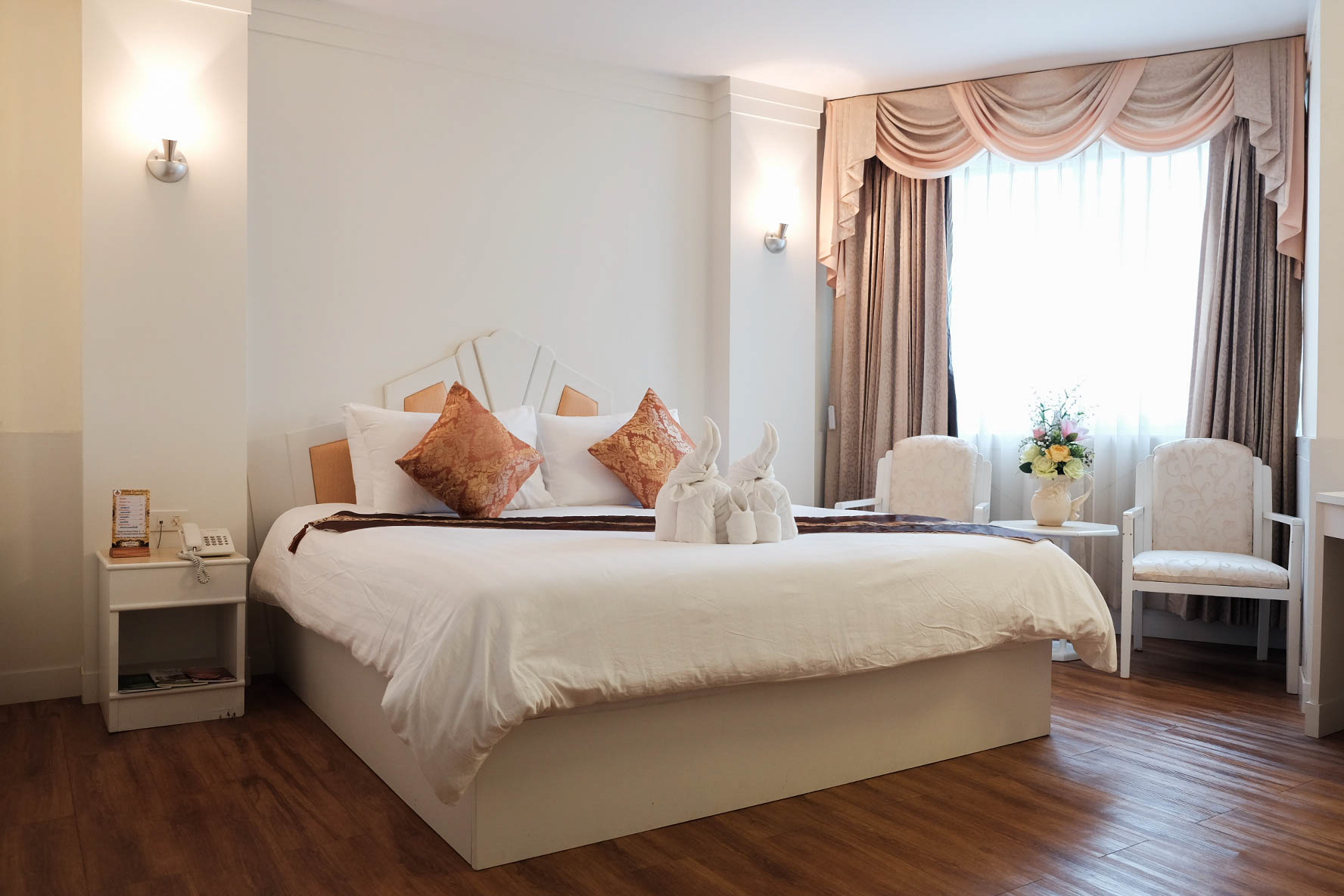 เปลี่ยนบรรยากาศไปนั่งทำงานที่ Thongtarin Hotel ที่พักสะดวกครบวงจรในย่านตัวเมืองสุรินทร์