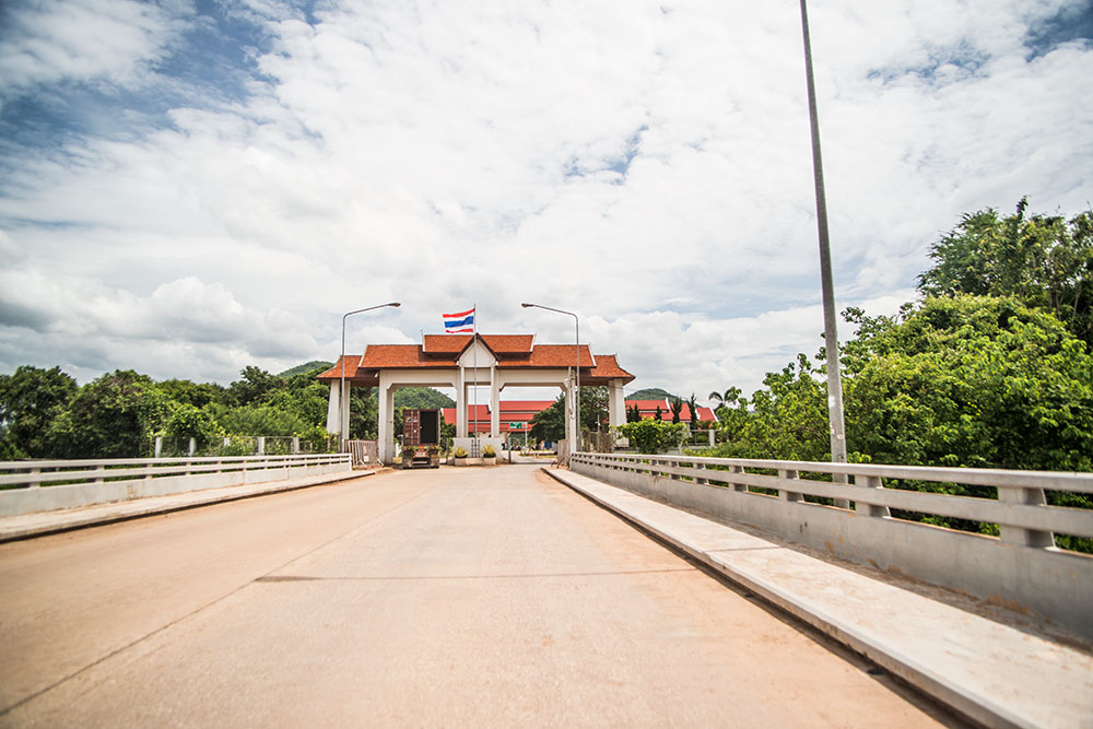 สะพานมิตรภาพน้ำเหือง ไทย-ลาว