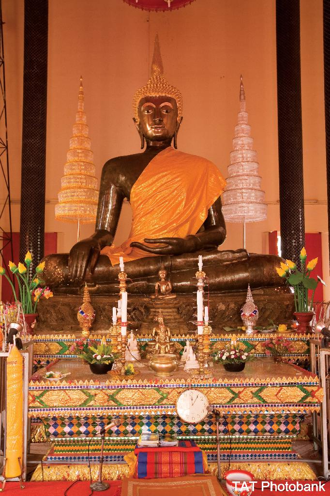 หลวงพ่อพระเจ้าองค์ตื้อ