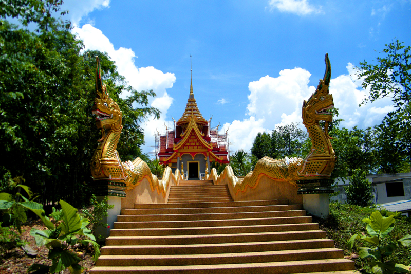 วัดผาตากเสื้อ