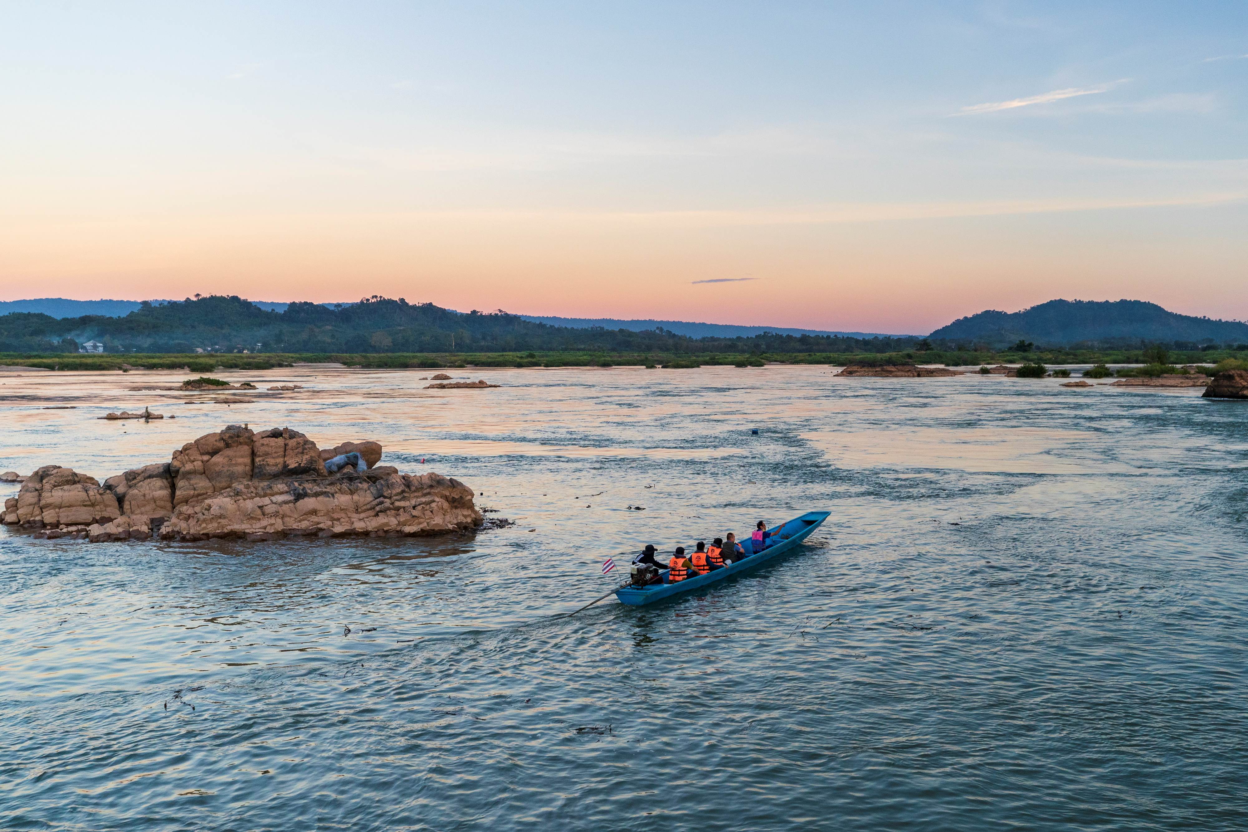 พันโขด แสนไคร้