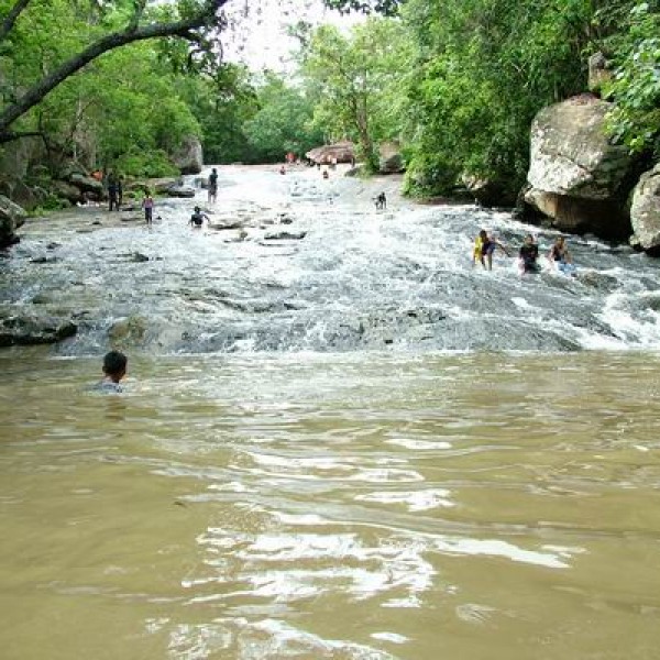 น้ำตกตาดฟ้า