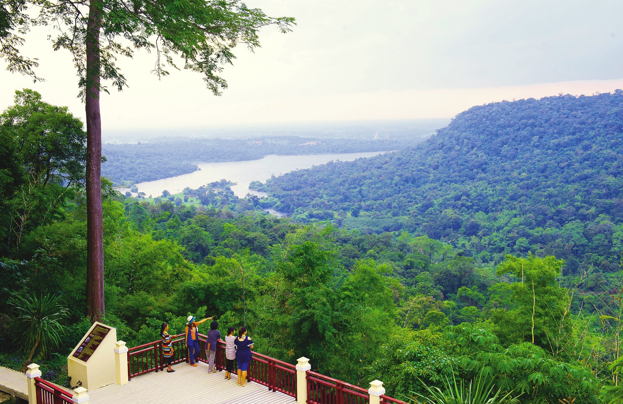 เขตห้ามล่าสัตว์ป่าถ้ำผาน้ำทิพย์