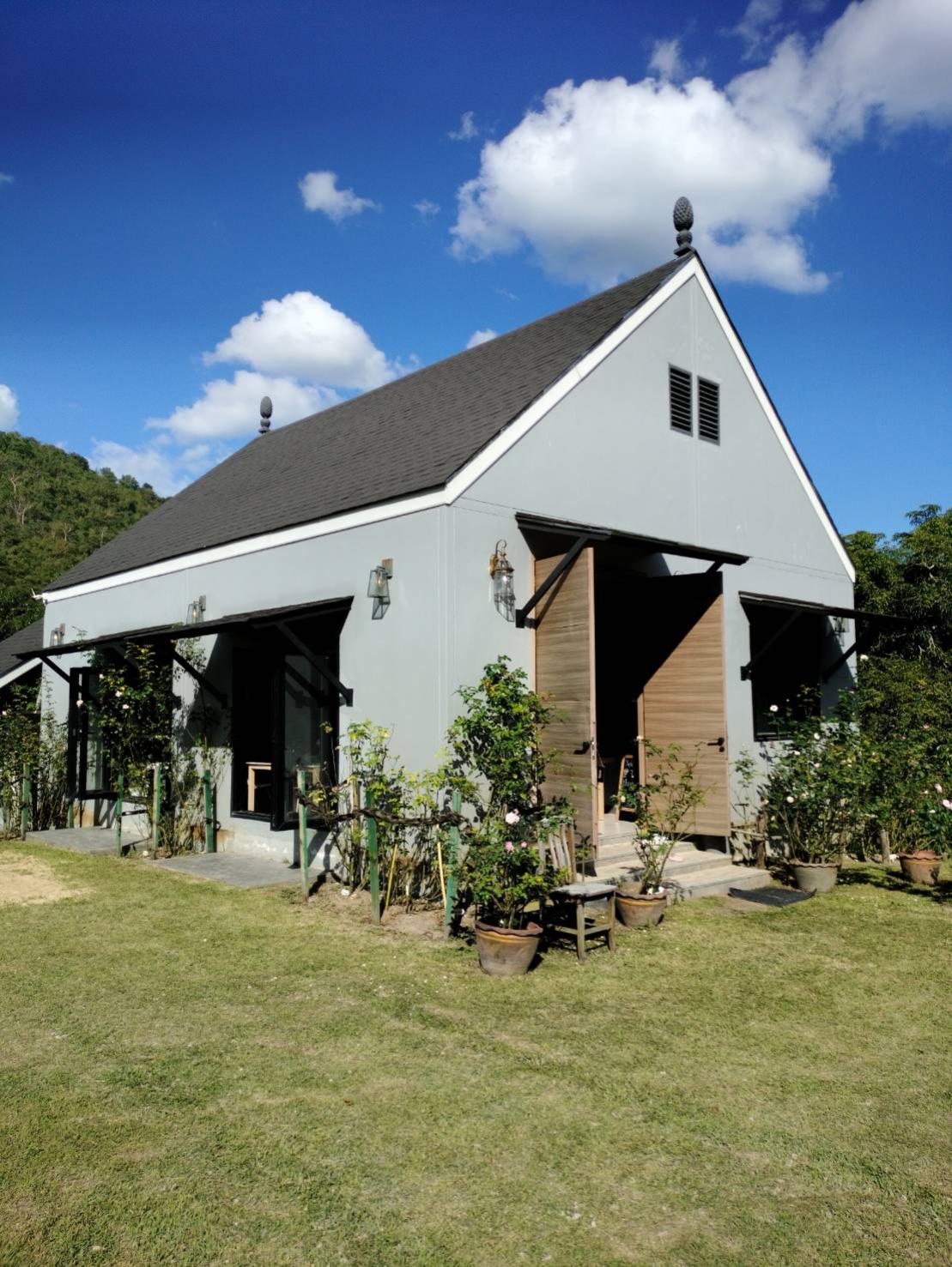 สวนกุหลาบกลางพนา