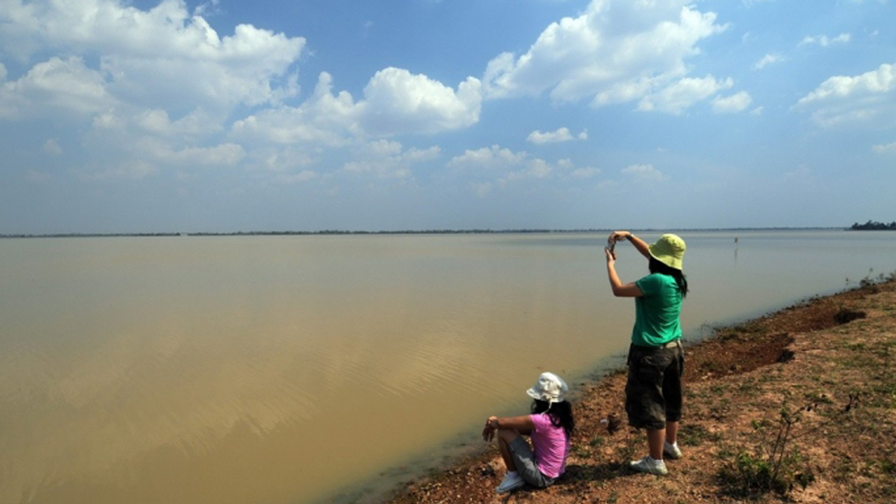 อ่างเก็บน้ำห้วยตลาด และสวนนกบุรีรัมย์