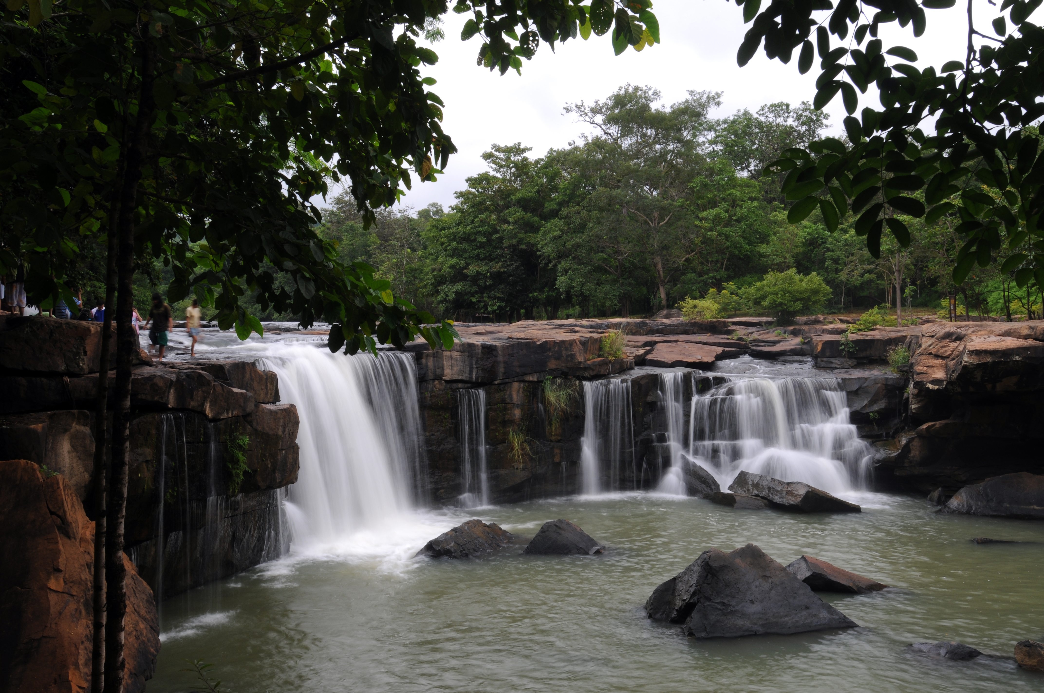 น้ำตกตาดโตน